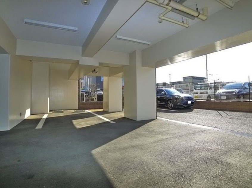駐車場 ﾗｸﾞｼﾞｭｱﾘｰｶﾞｰﾃﾞﾝ東松戸(906)