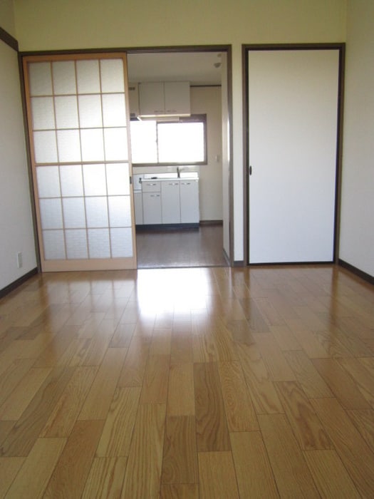 居室 ベルゾーネ