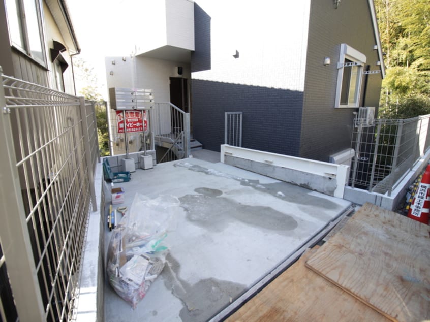エントランス部分 ランドヒルズ鴨居