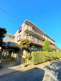 ドルフ・ヤマノウチ　Ｂ棟