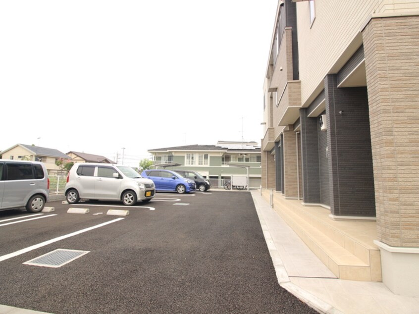 駐車場 ストロベリー　ヒルズ