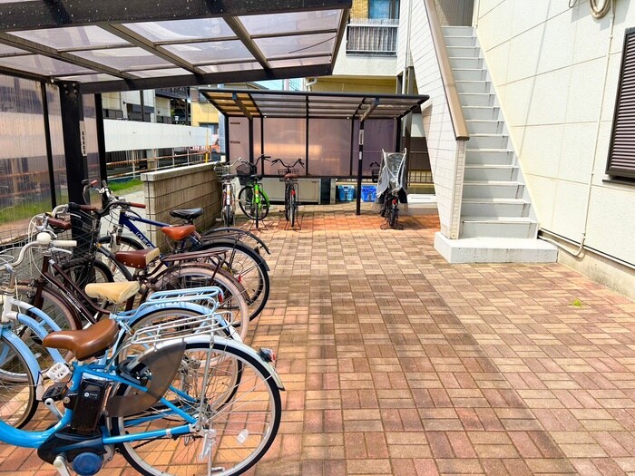 駐輪場 グランディア