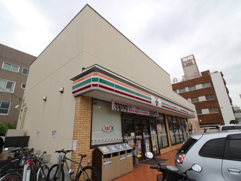 セブンイレブン(コンビニ)まで350m 栗山荘