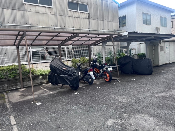 バイク置き場 グランピア湘南