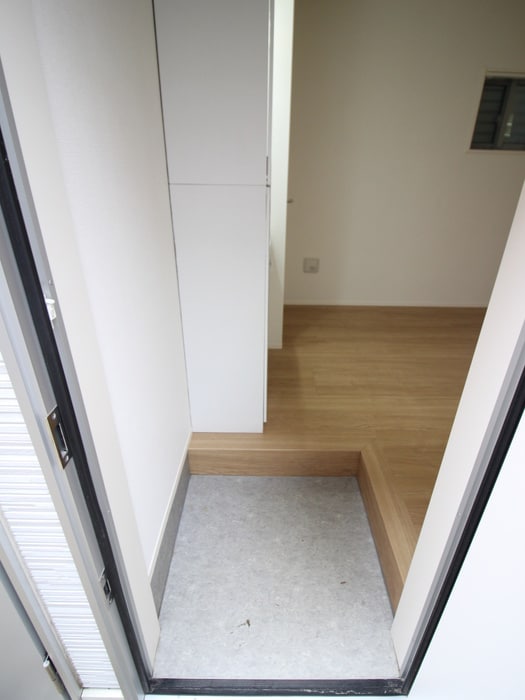 玄関 Ｓ．Ｂ．Ｔ．