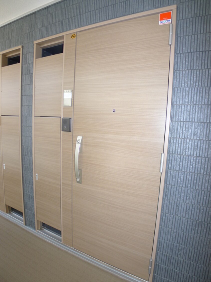 玄関 リブリ・ガバナー