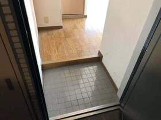 玄関 カル・フール瀬田