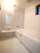 バス／シャワールーム等 鶴馬戸建3丁目3号
