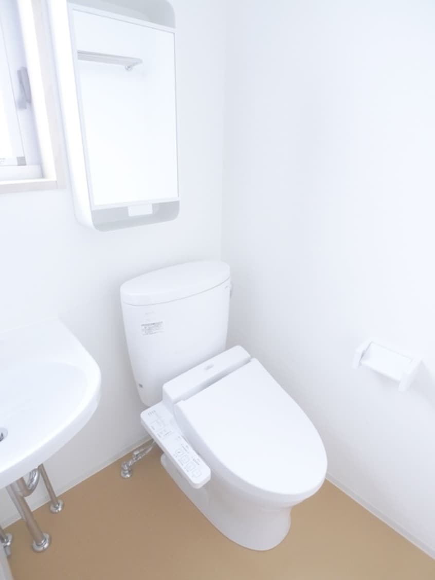 トイレ イチカワアパートメンツ+ｱﾄﾘｴ