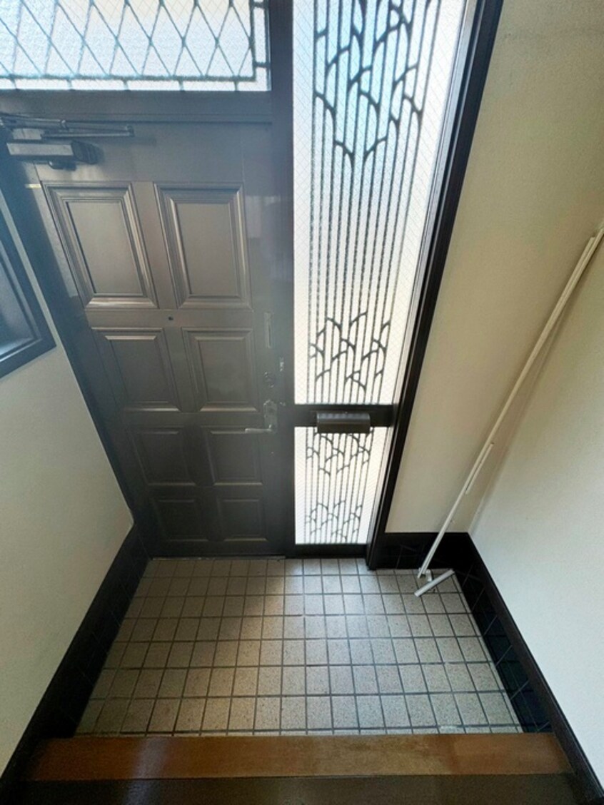 玄関 東浦賀2丁目戸建