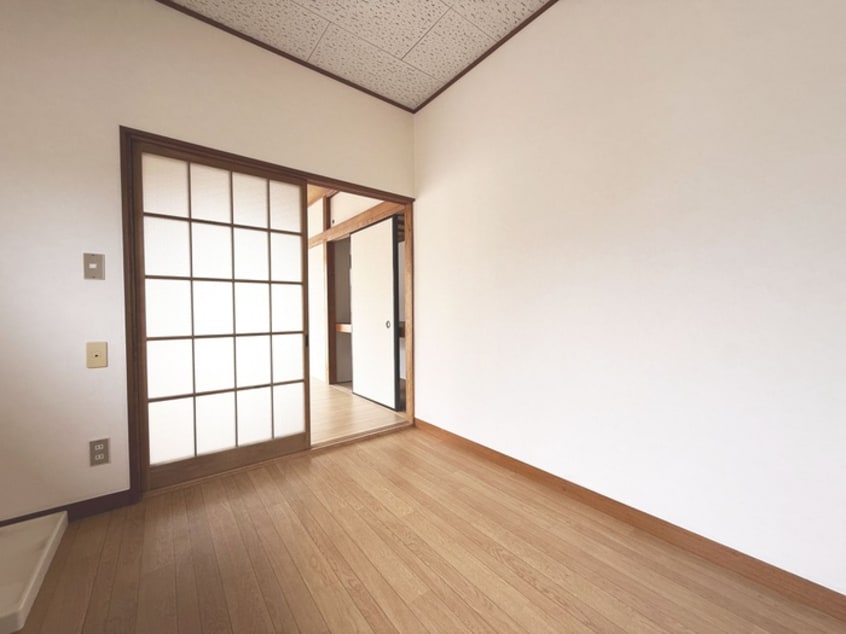 居室 渡辺ハイツ