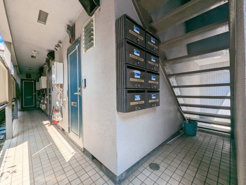 エントランス部分 ロジェハイツⅢ