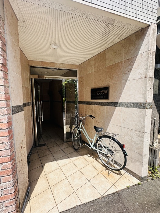 エントランス部分 ヒュ－マンプラザ