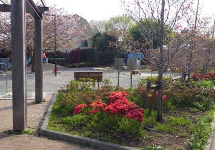 二葉公園(公園)まで290m 青木ビル