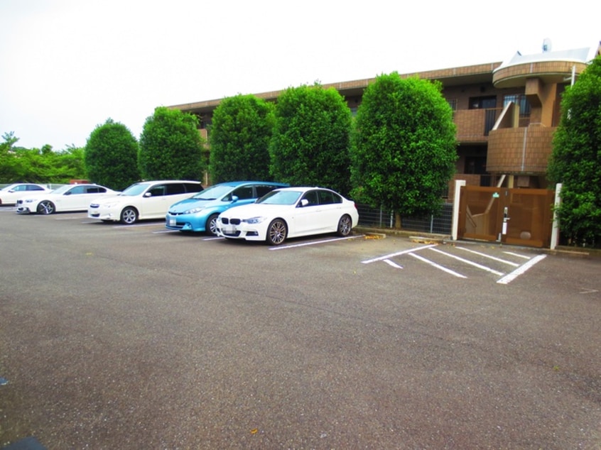 駐車場 グレ－スオ－ク