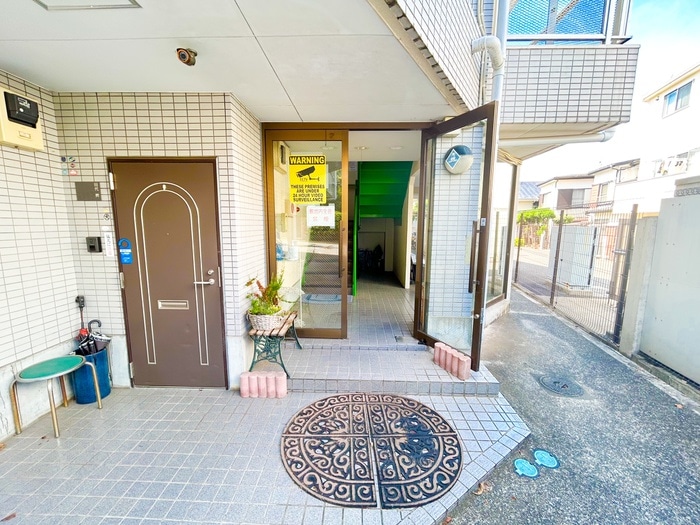 エントランス部分 ＣＯＬＬＩＮＡ　ＶＥＲＤＥ