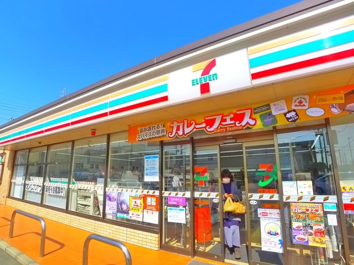 セブンイレブン(コンビニ)まで1890m オークリーフ三郷Ａ