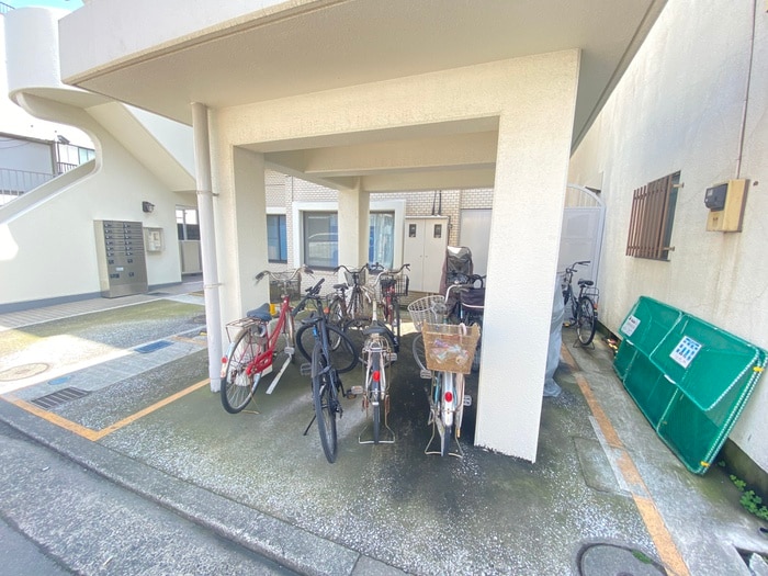 駐輪場 ﾚｼﾞﾃﾞﾝｽ谷川