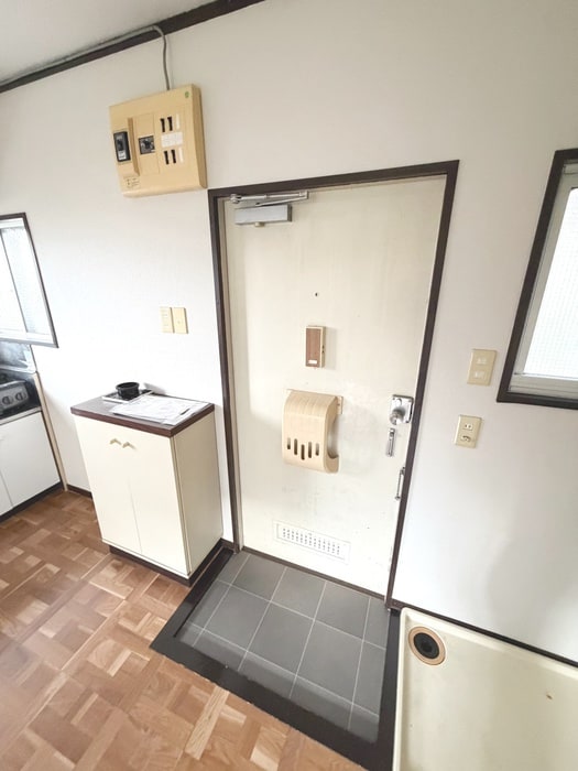 玄関 コ－ポ冨士