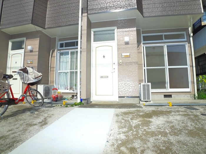 エントランス部分 グリ－ンパ－クＢ棟