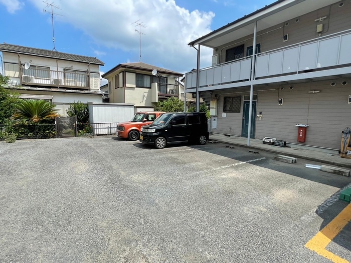駐車場 サマックスラークB棟