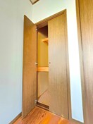 収納 サマックスラークB棟