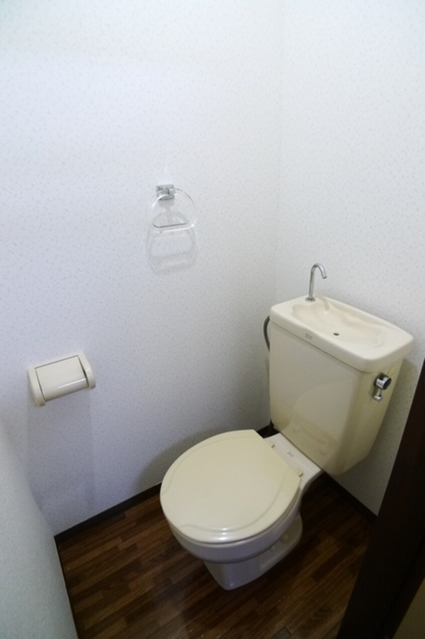 トイレ クレセントハウス