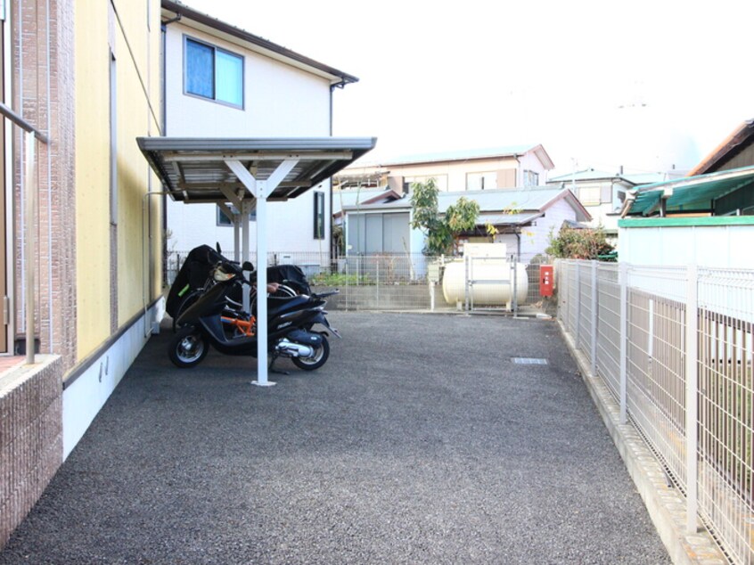 駐輪場 リヴィエールB