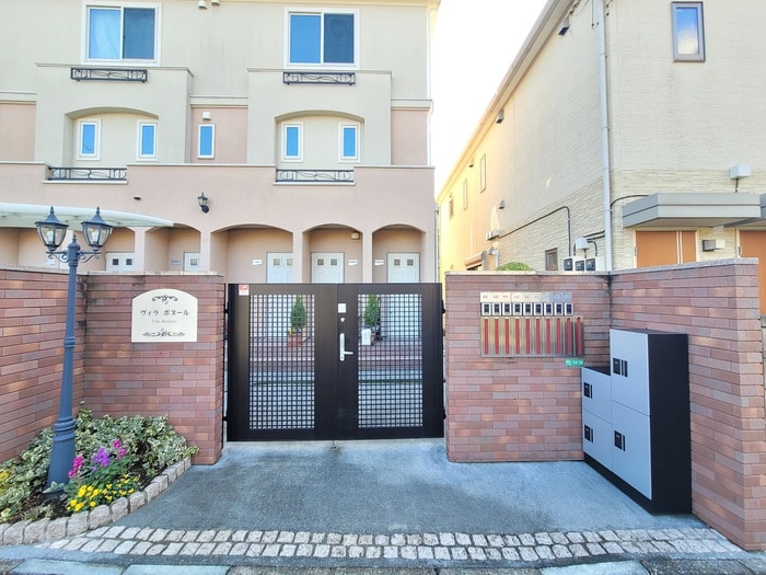 エントランス部分 ヴィラ　ボヌール