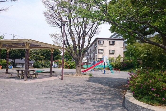 上倉田八幡谷公園(公園)まで650m 第２吉田コーポ　ＮＯ・１