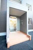 エントランス部分 ローレル