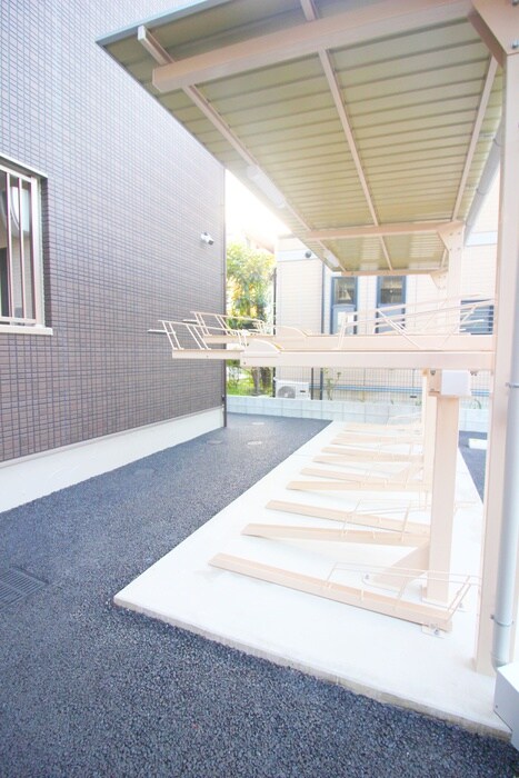 駐輪場 ローレル