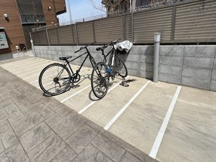 駐輪場 ＣＲＥＬＩＳＳ浦和