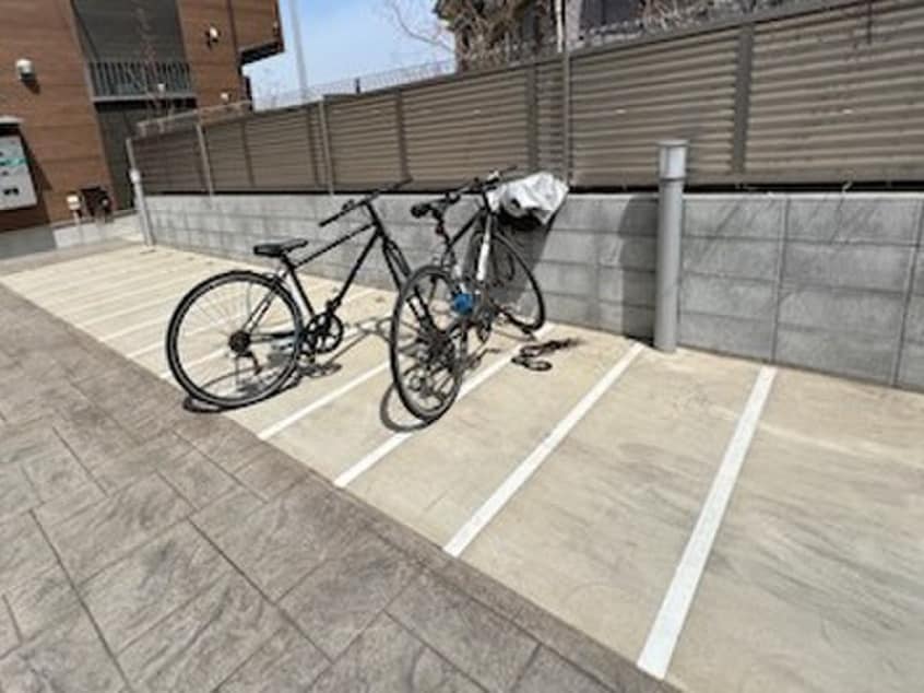 駐輪場 ＣＲＥＬＩＳＳ浦和