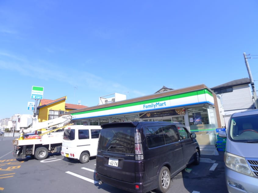 ファミリーマート(コンビニ)まで270m フォレスタ西千葉