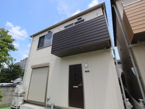 エルメゾン府中戸建A