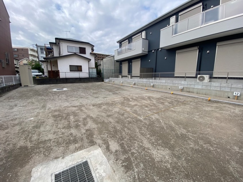 駐車場 シャルール