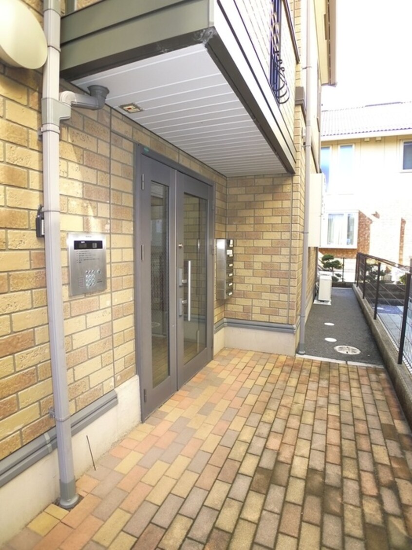 エントランス部分 サニ－コ－ト８