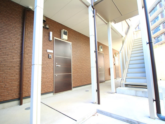 エントランス部分 キャメルみずほ台ノア