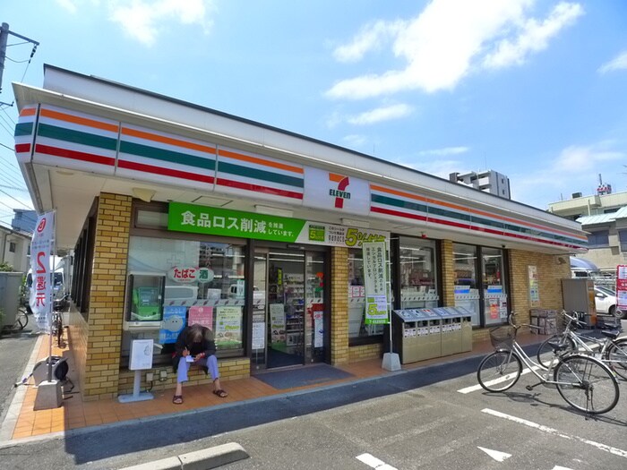 セブンイレブン足立西新井本町店(コンビニ)まで358m グランファームスⅡ