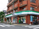 ファミリーマート(コンビニ)まで158m 三高・グロ－バルビュ－