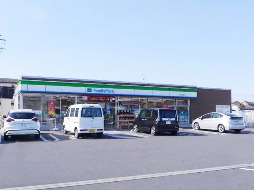 ファミリーマート(コンビニ)まで481m リーブルファイン八潮大曽根