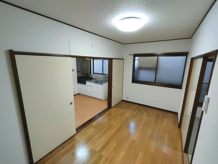居室 朝日町ハイツ