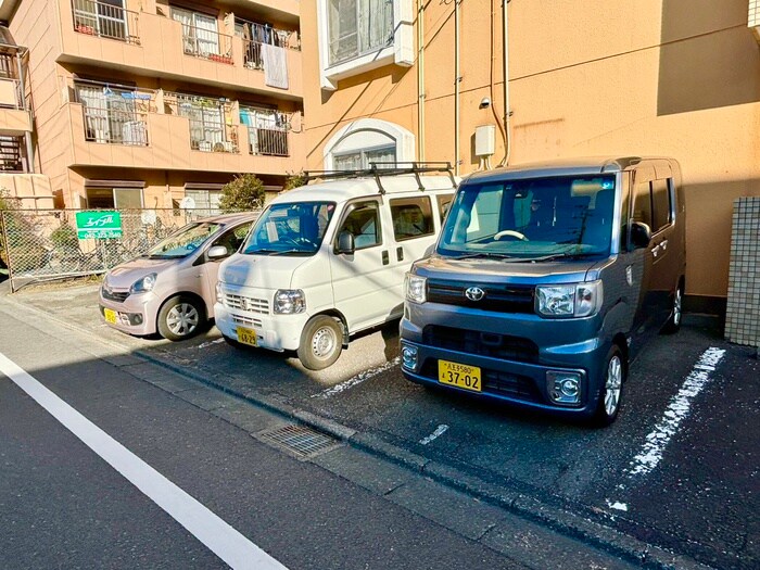 駐車場 グレースマンション越野