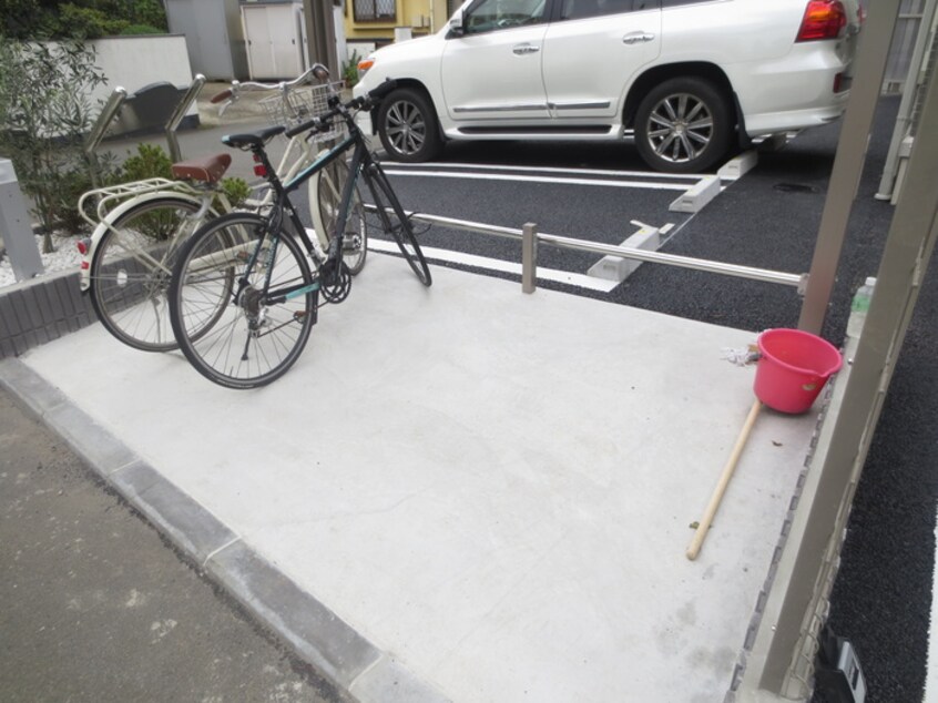 駐輪場 オリーブ