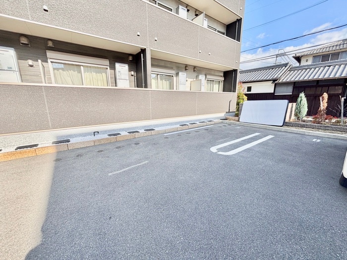 駐車場 サンプラザ金剛