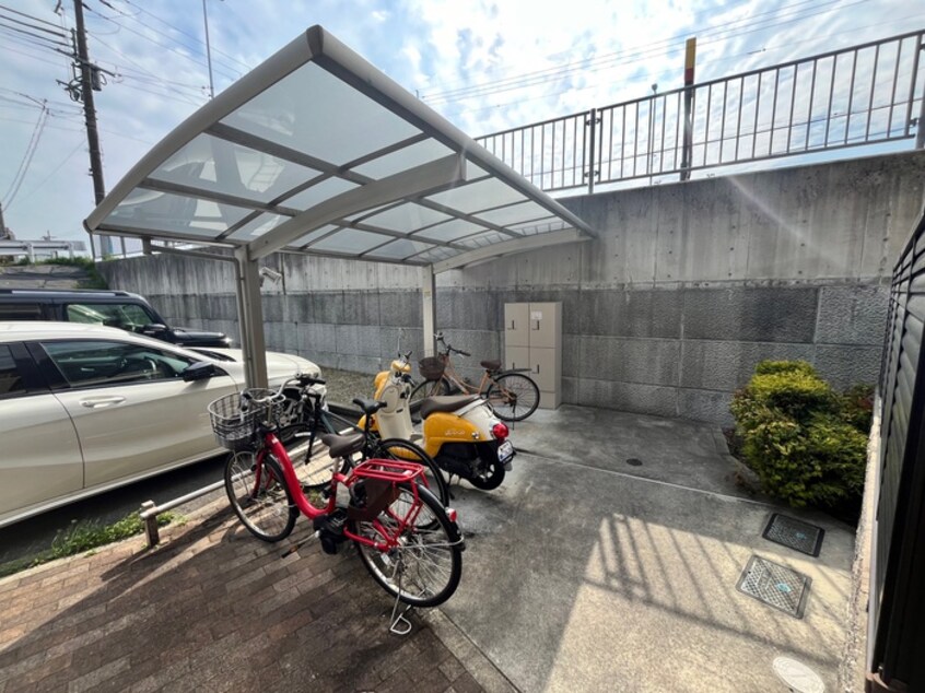 駐輪場 リバ－サイド幸