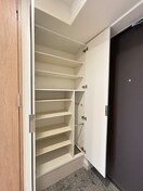 靴箱 ﾌﾟﾚｻﾝｽ THE KYOTO 新町通(308)