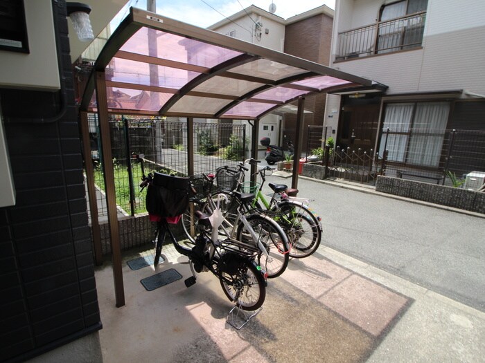 駐輪場 パルフェ