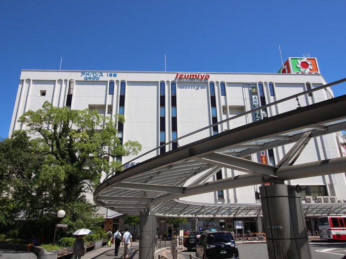 イズミヤ 寝屋川店(ショッピングセンター/アウトレットモール)まで850m クレール白井